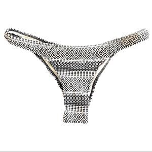 VICTORIAS SECRET Itsy Bikini Scrunch Booty Geometric Cheeky Min Coverage Bottom